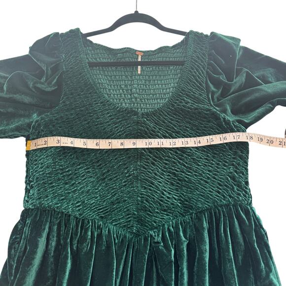 Free People Farrier A-Line Smocked Velvet Mini Dress Green Large Christmas Photo - Picture 11 of 16